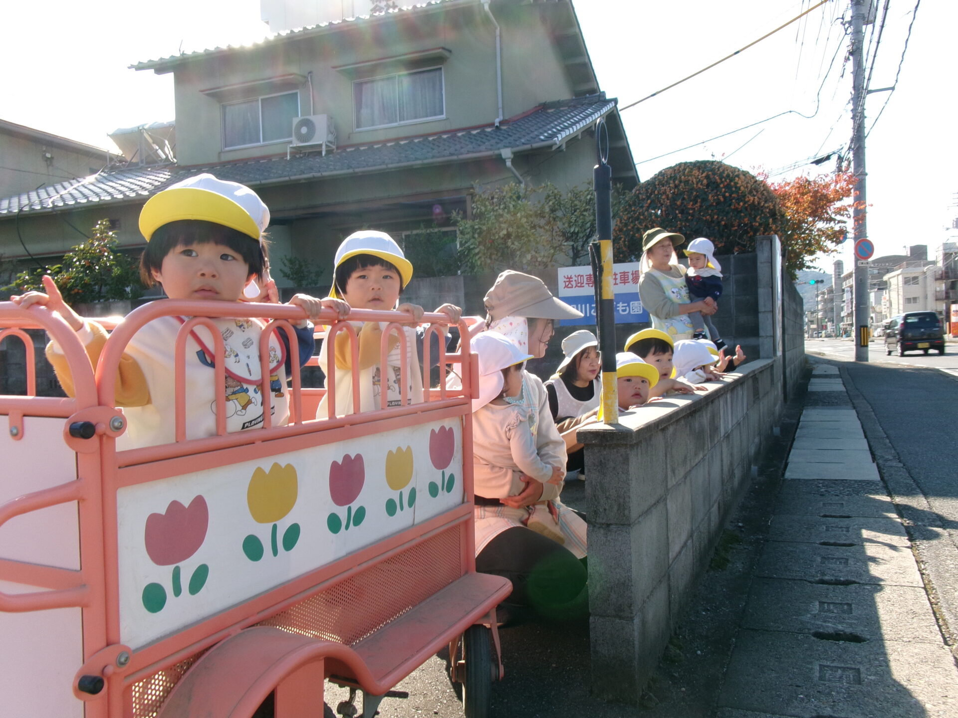 おそとたのしいね　　たんぽぽぐみ 画像