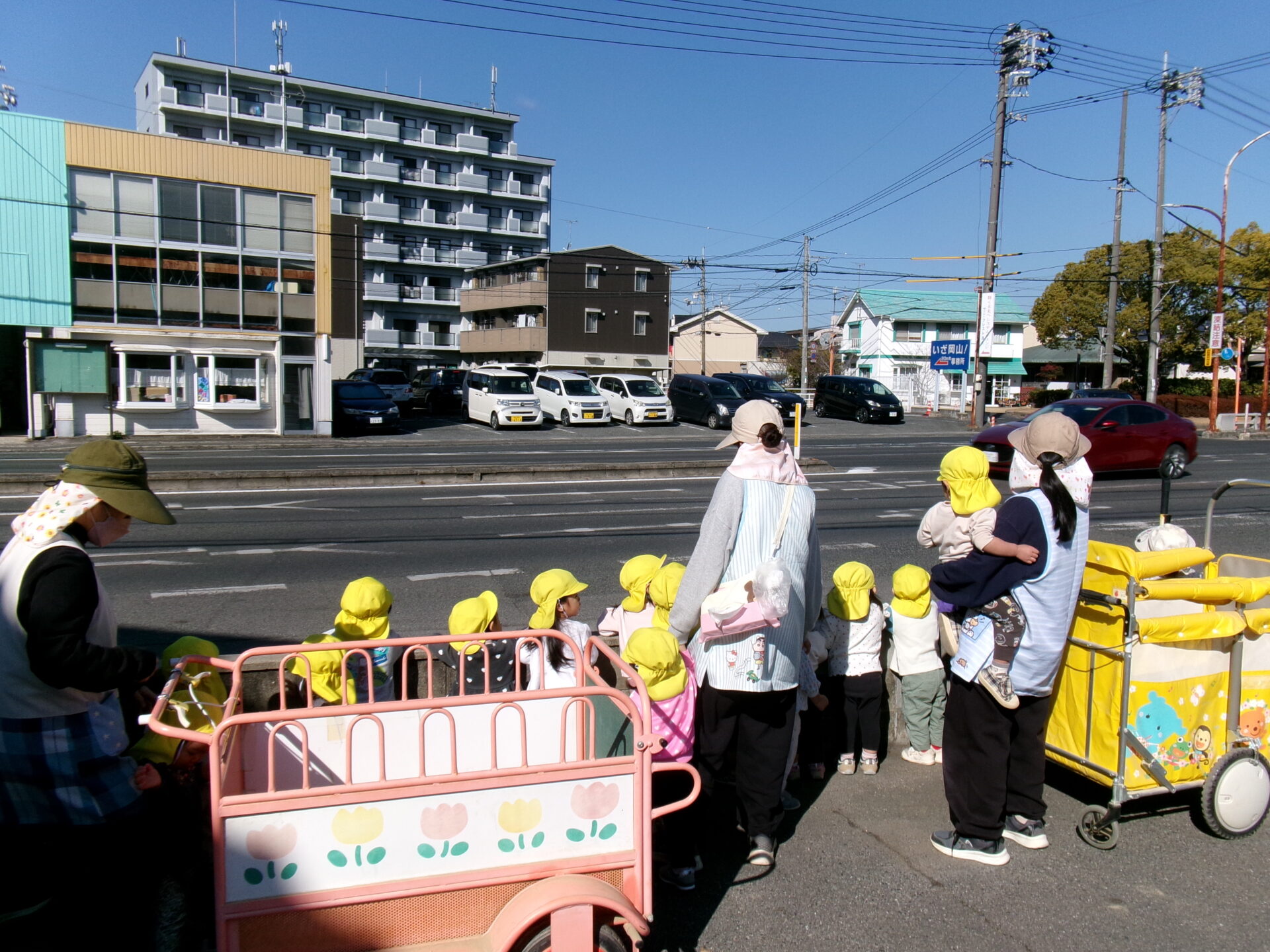 みんなでお散歩♪　ひまわり組 画像